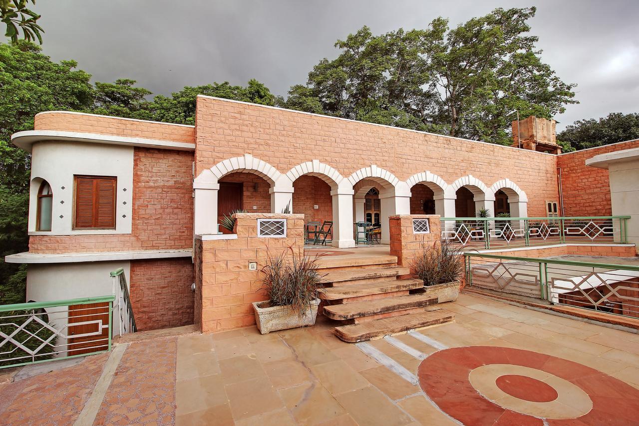 Season Hotel 4*