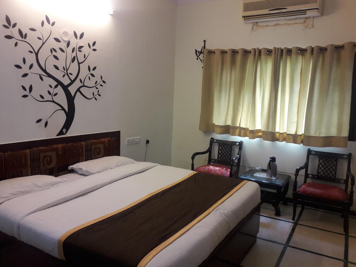 Hostel Imperial Polo Ground Haveli