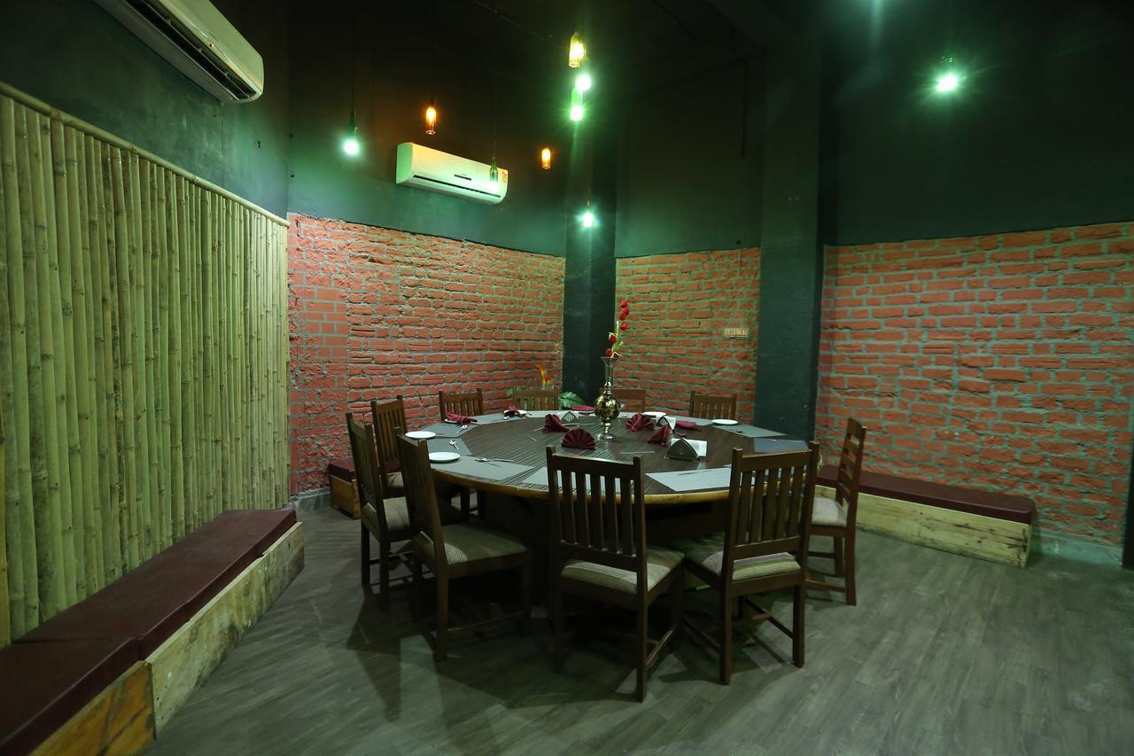 Paras Hotel 3*