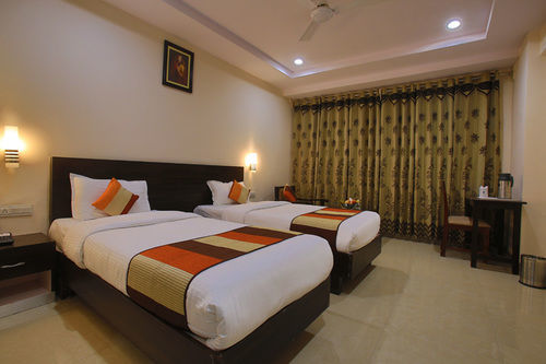 Hotel Paras