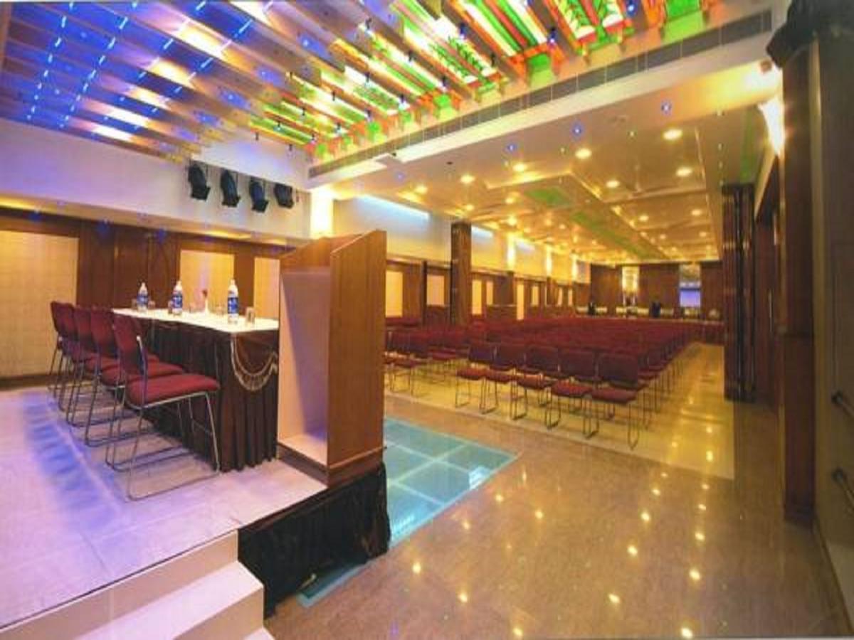Niky International Hotel 3*
