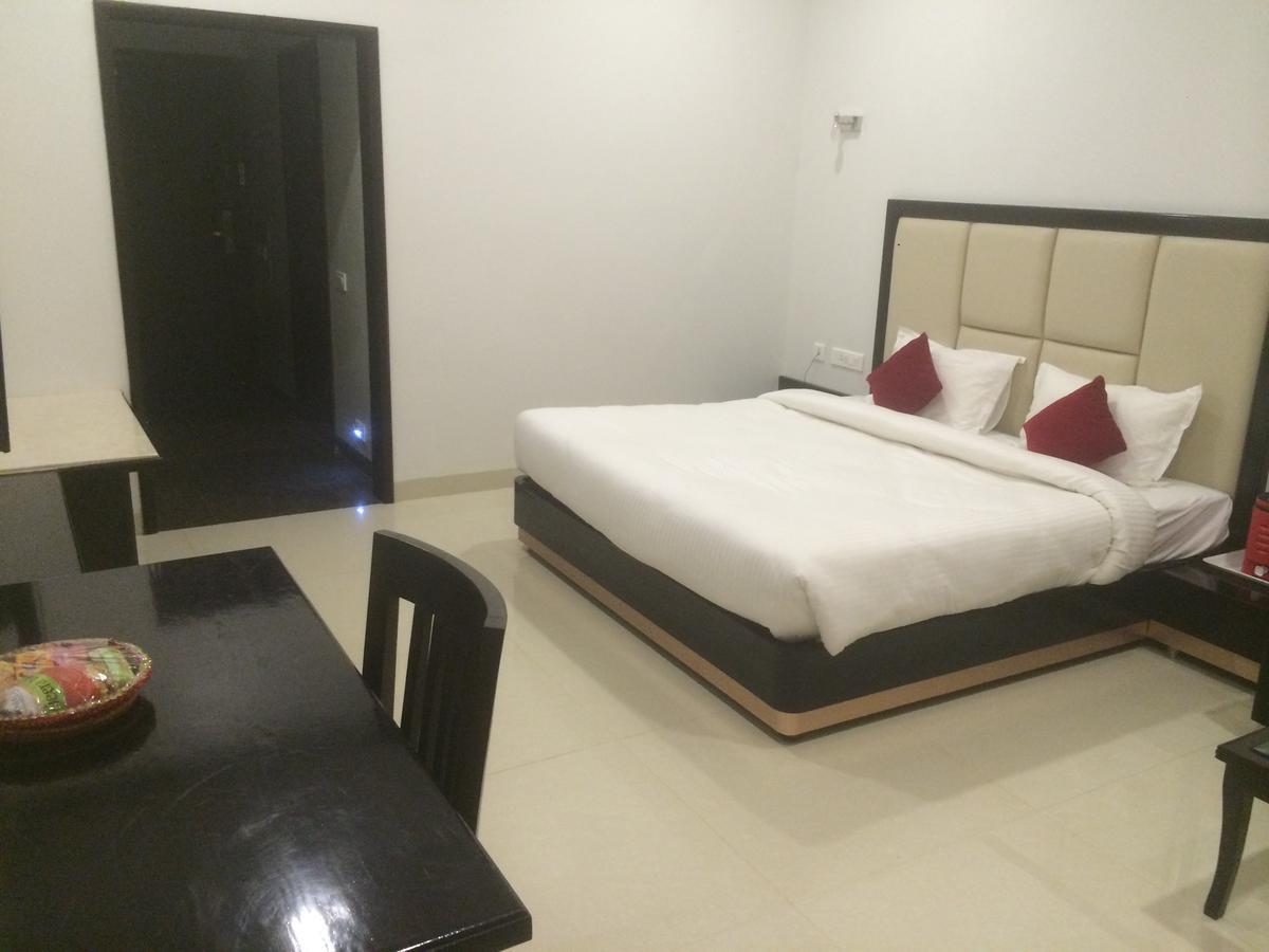 Chandra Grand Hotel