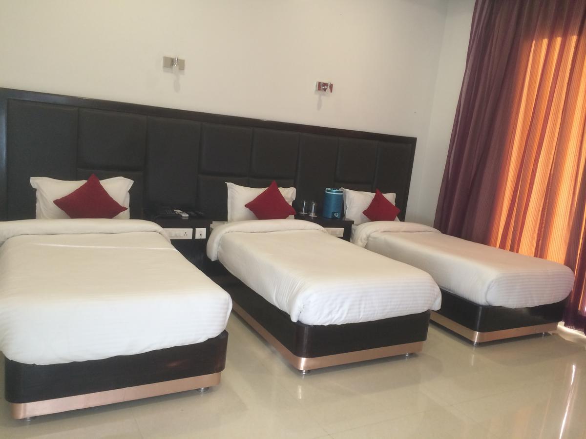 Chandra Grand Hotel