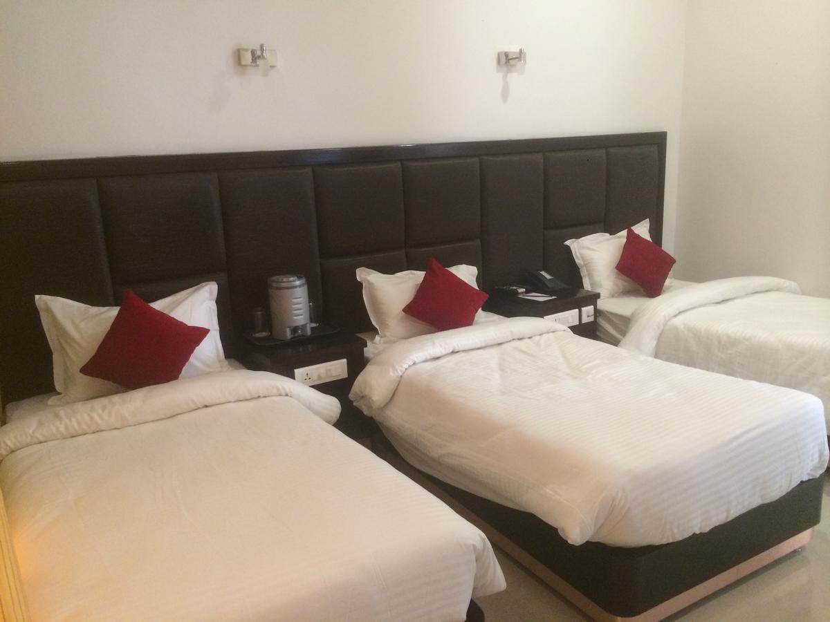 Chandra Grand Hotel 3*