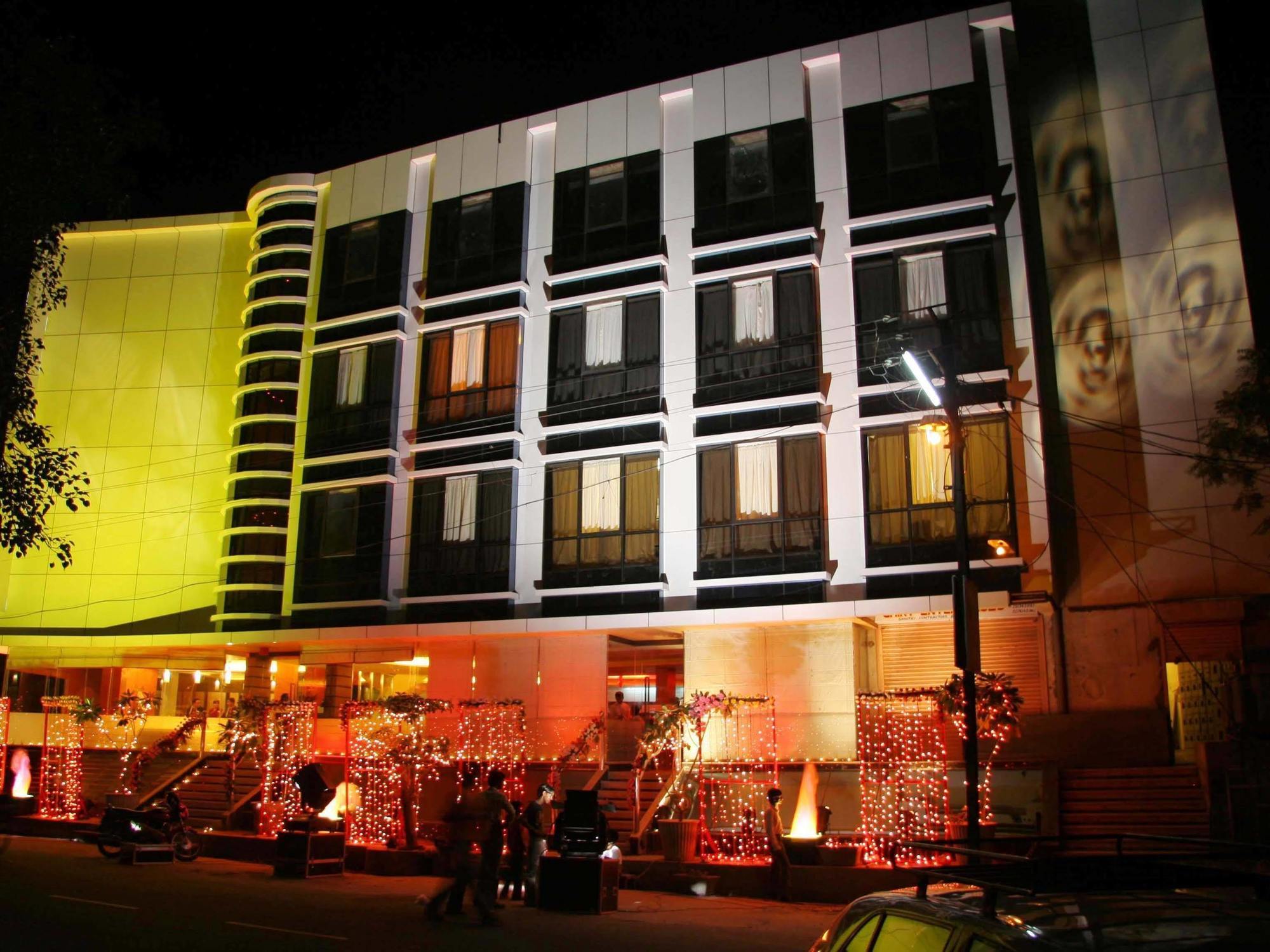 Hotel Apex International 3*