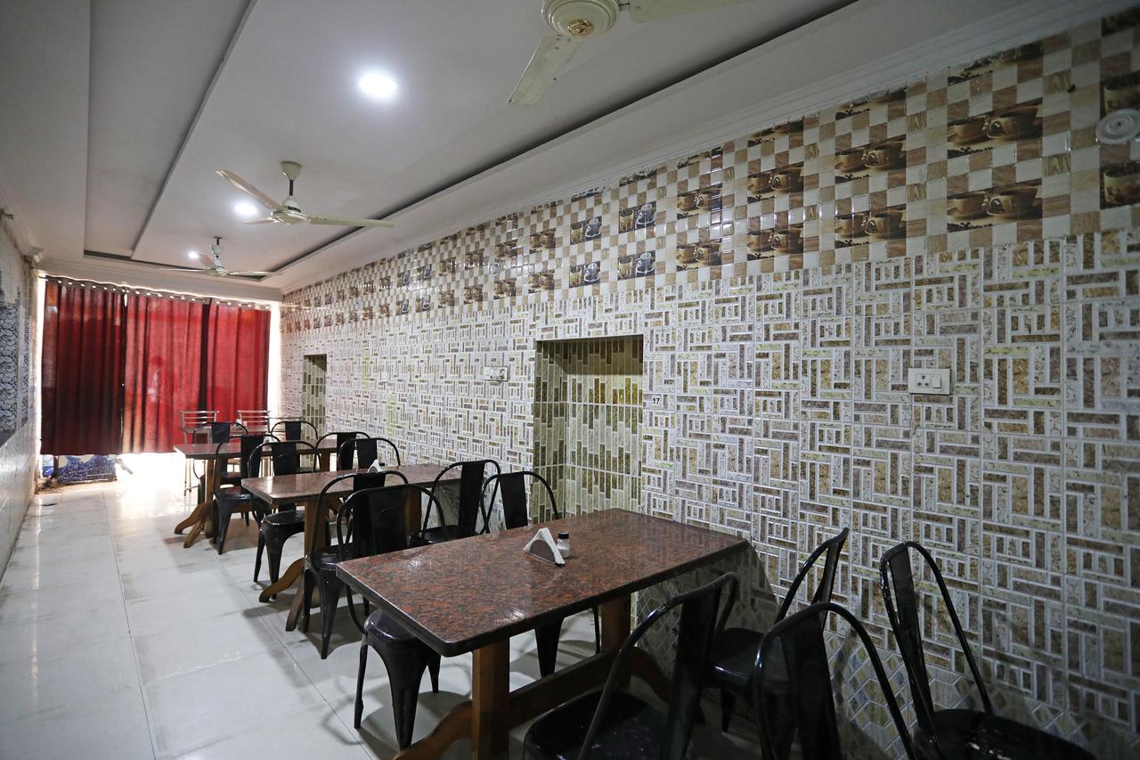 Hotel Oyo 10609 Jodhpur Royals 2*