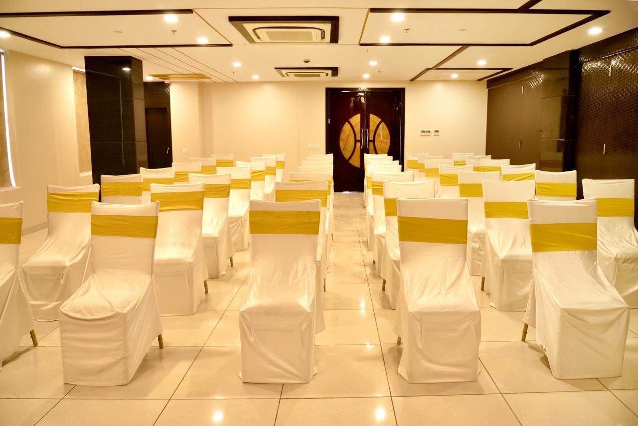 Hotel Mango Iti Circle 3*