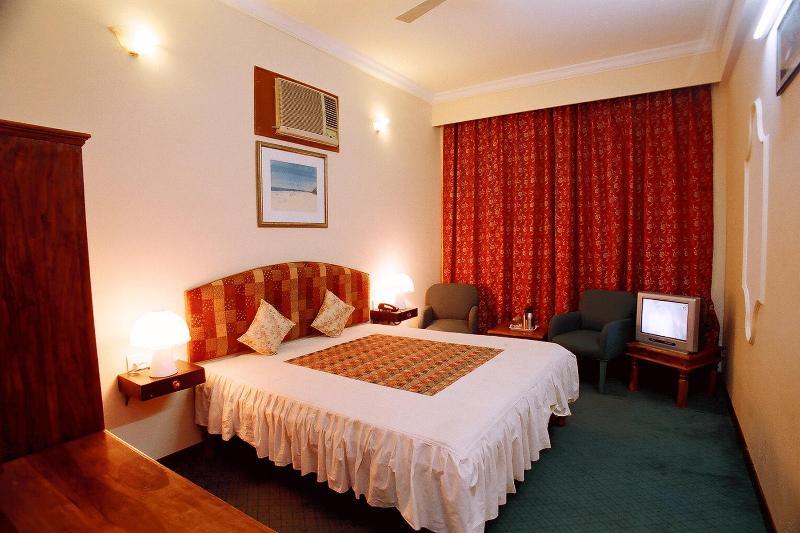Hotel Oyo 9900 Pioneer Plaza 2*