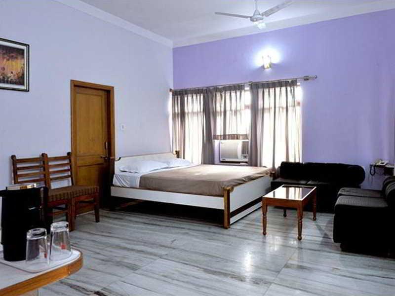 Taru Hotel
