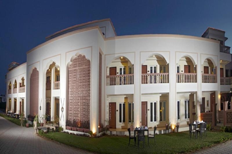 Resort Amargarh 3*