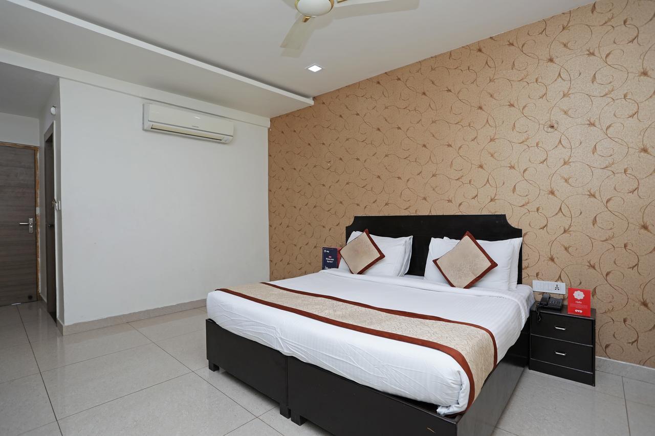 Hotel Capital O 11973 Badri Palace