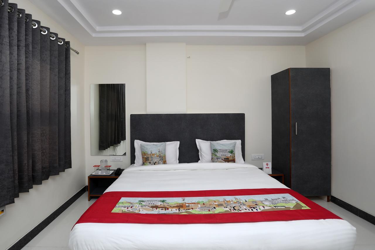 Hotel Oyo 11602 Parle