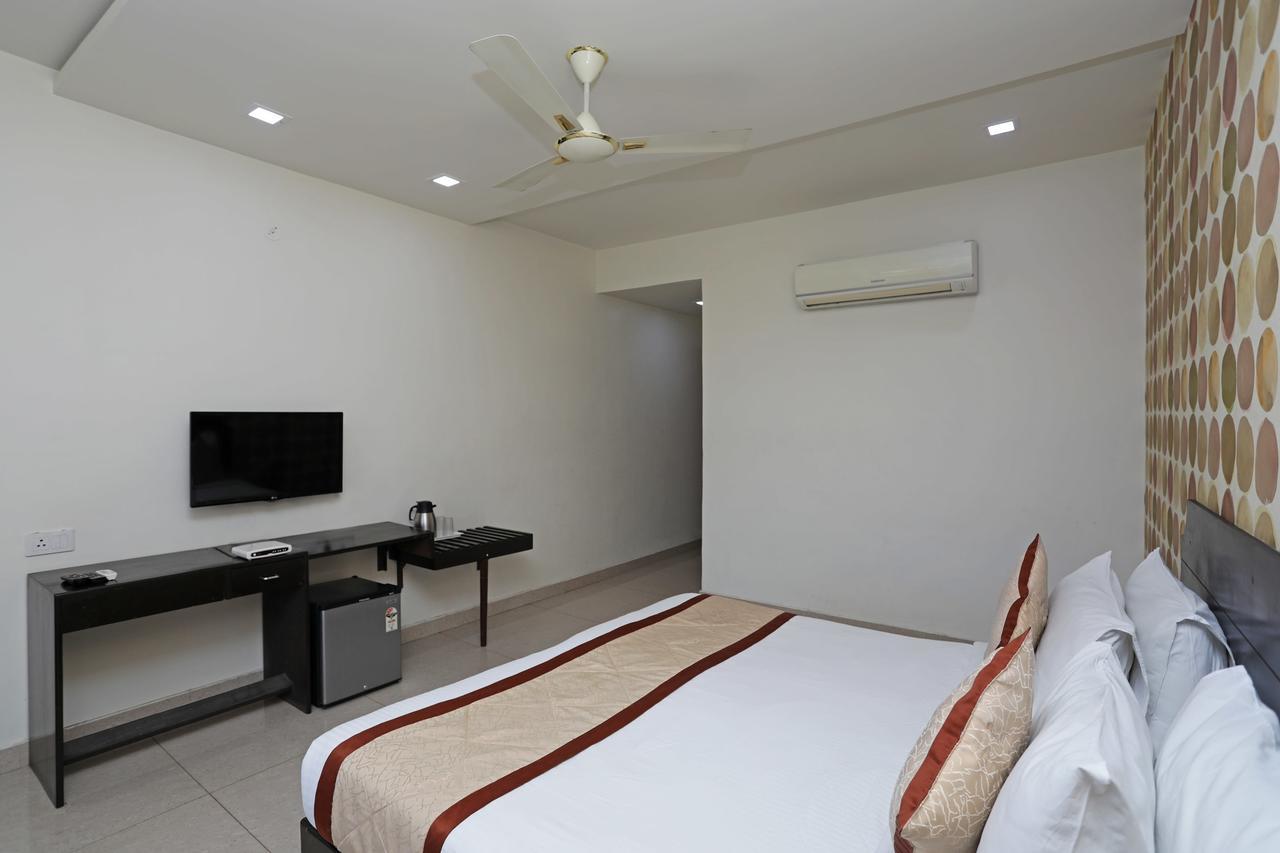 Hotel Capital O 11973 Badri Palace