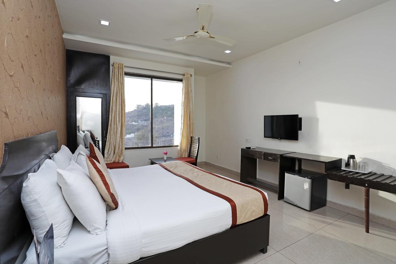 Hotel Capital O 11973 Badri Palace Jodhpur (Rajasthan)