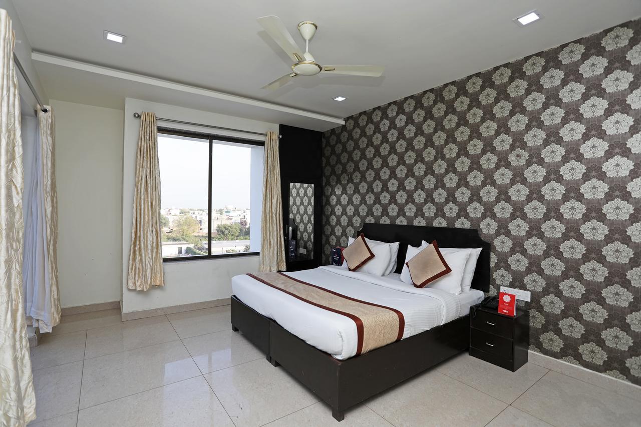 Capital O 11973 Badri Palace 3*