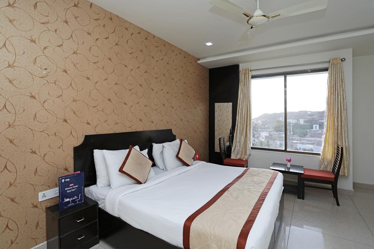 Capital O 11973 Badri Palace 3*