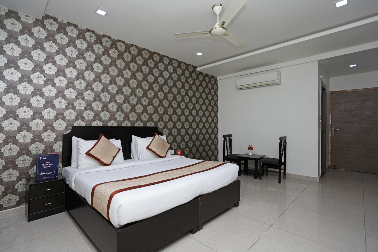 Hotel Capital O 11973 Badri Palace