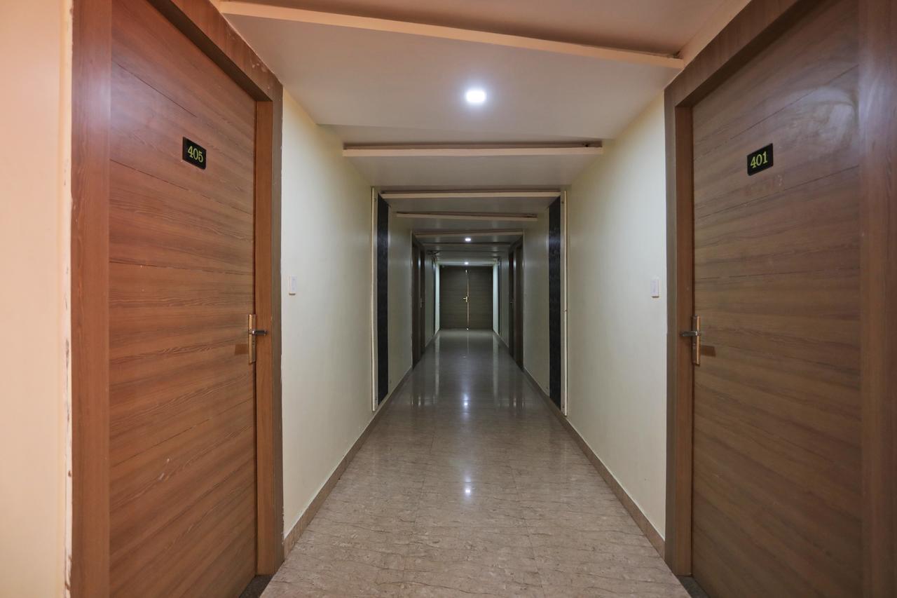 Capital O 11973 Badri Palace Hotel 3*