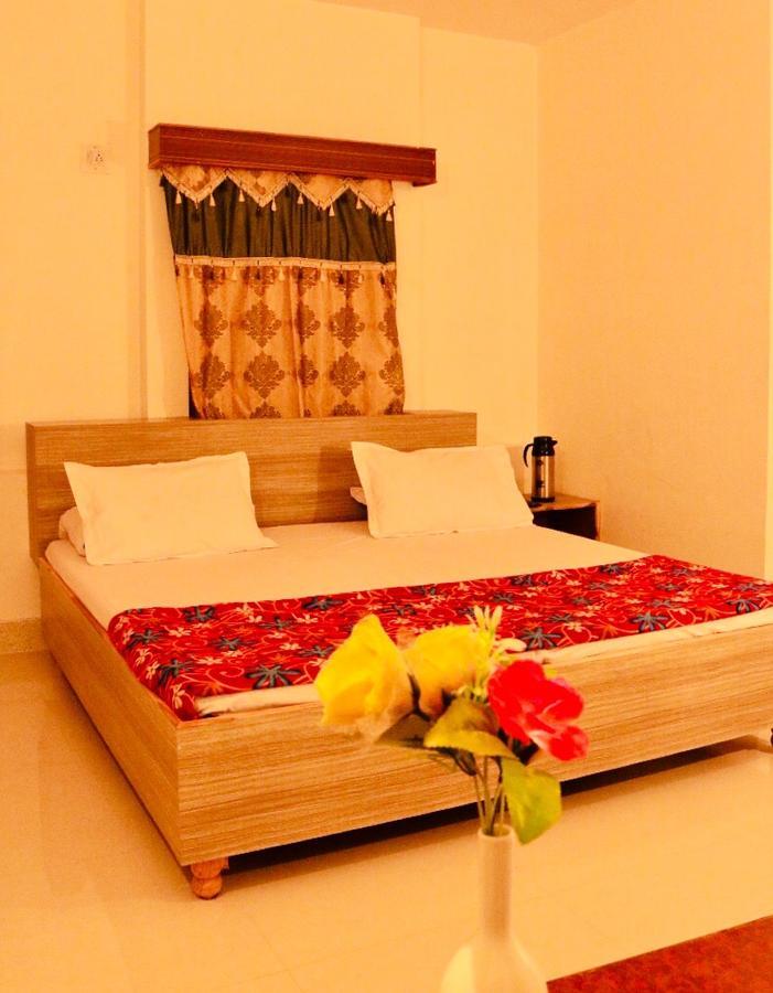 Santosh Hotel 2*