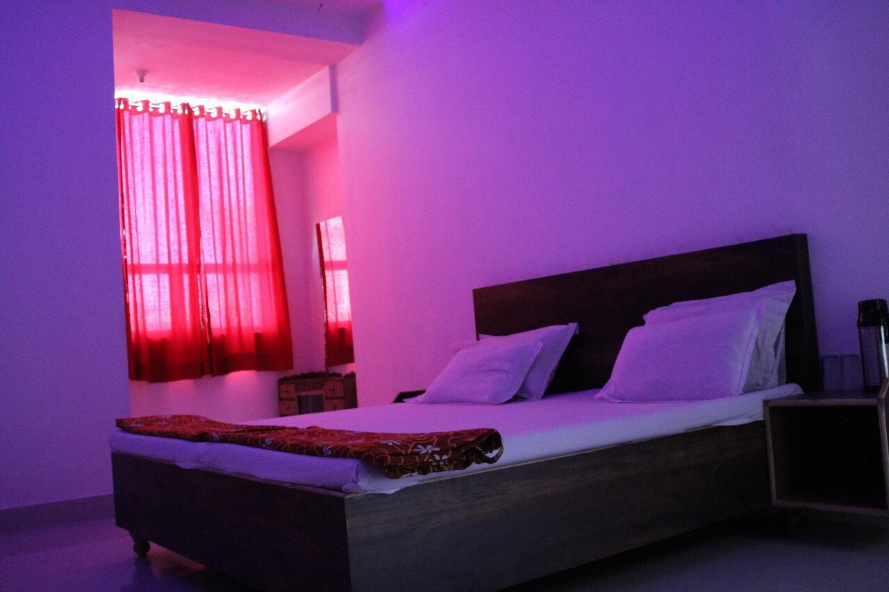 Hotel Santosh