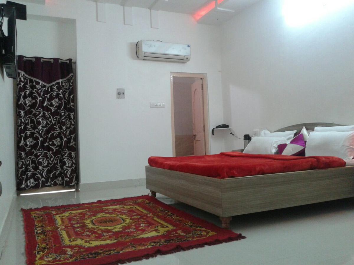 Hotel Santosh 2*