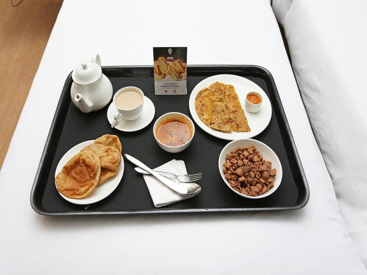 Hotel Oyo 9900 Pioneer Plaza 2*