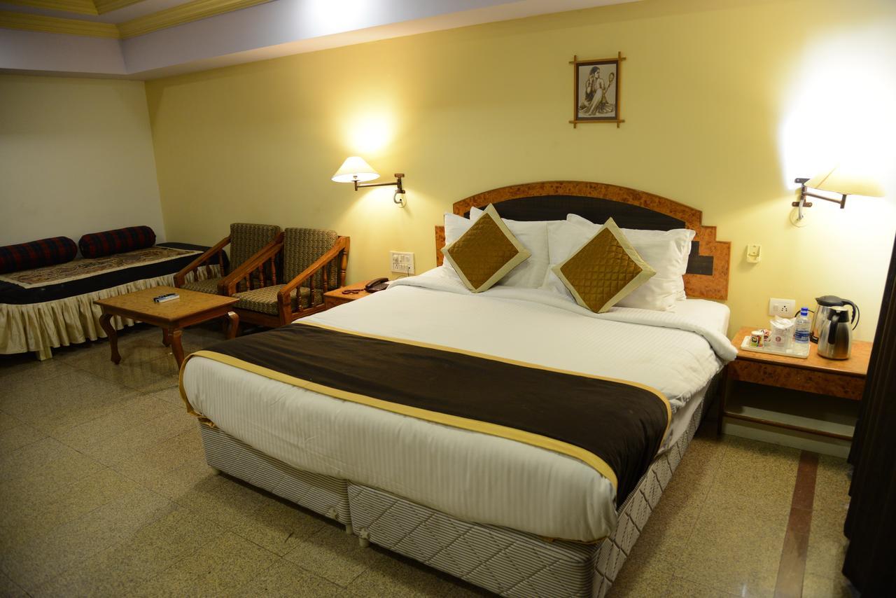 Hotel Rajputana Palace