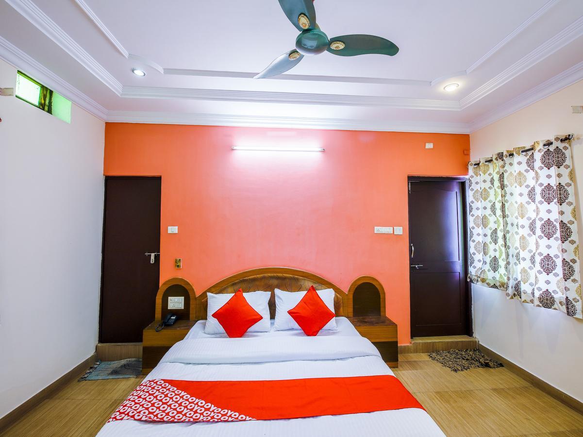 Oyo 13935 Shree Celebration Hotel 3*