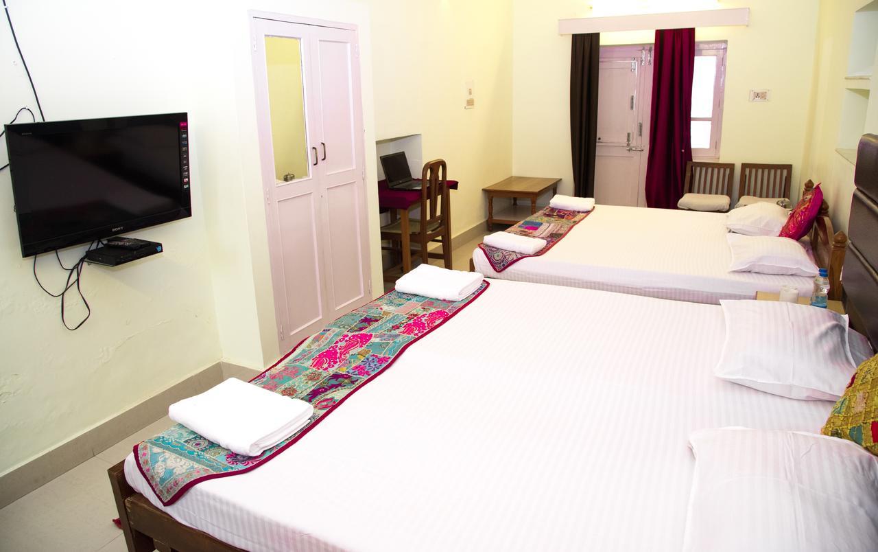 Dhillon House Guest house 3*