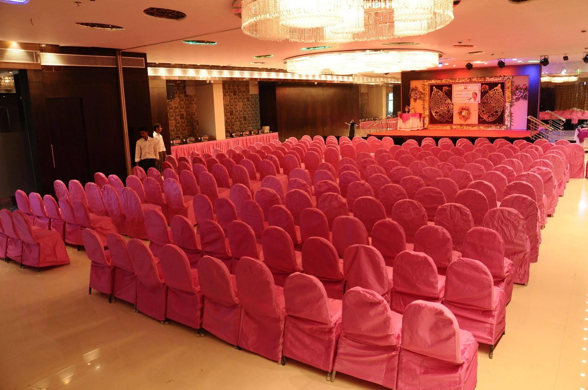 Chandra Imperial Hotel 3*