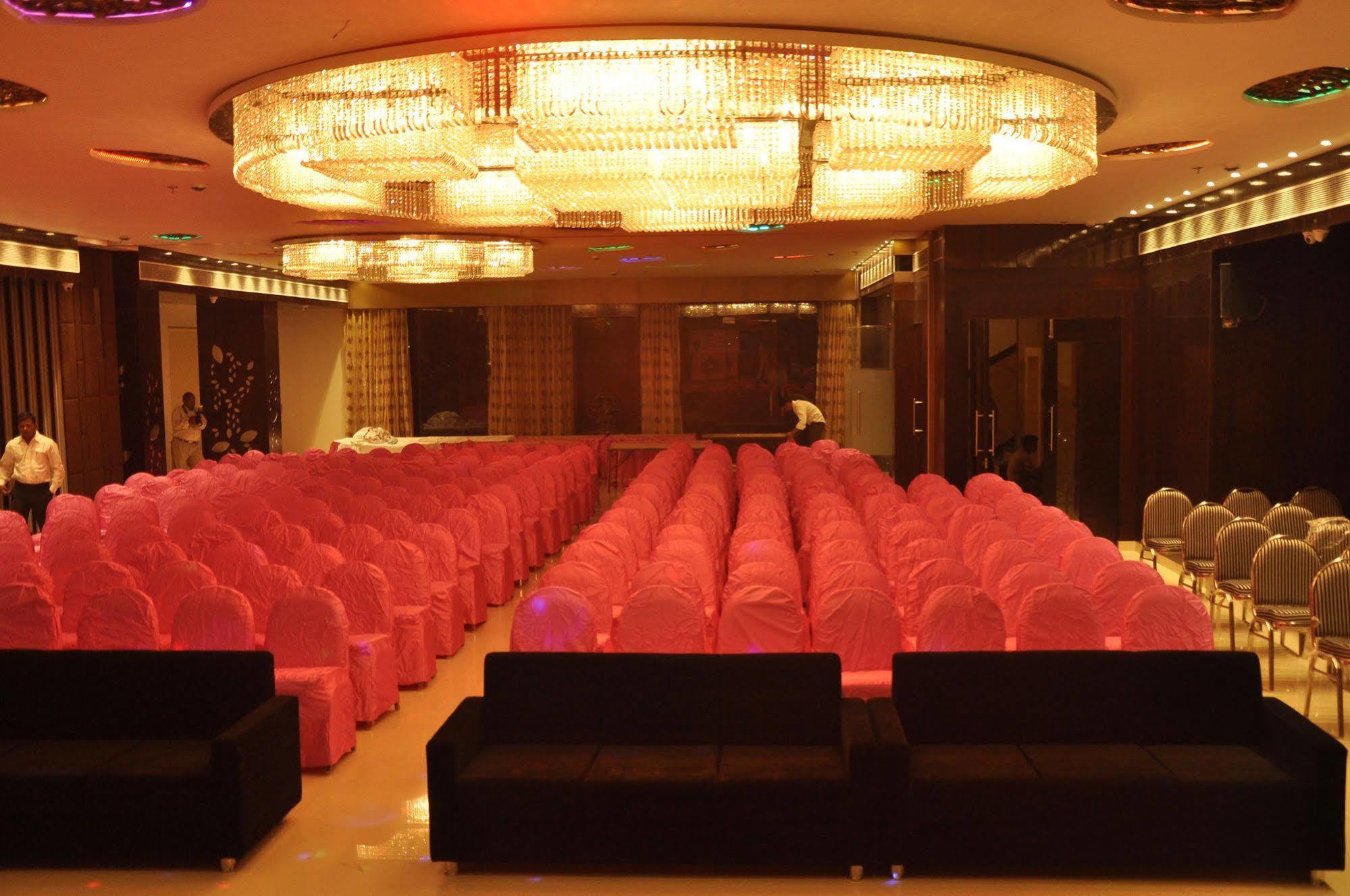 Chandra Imperial Hotel 3*