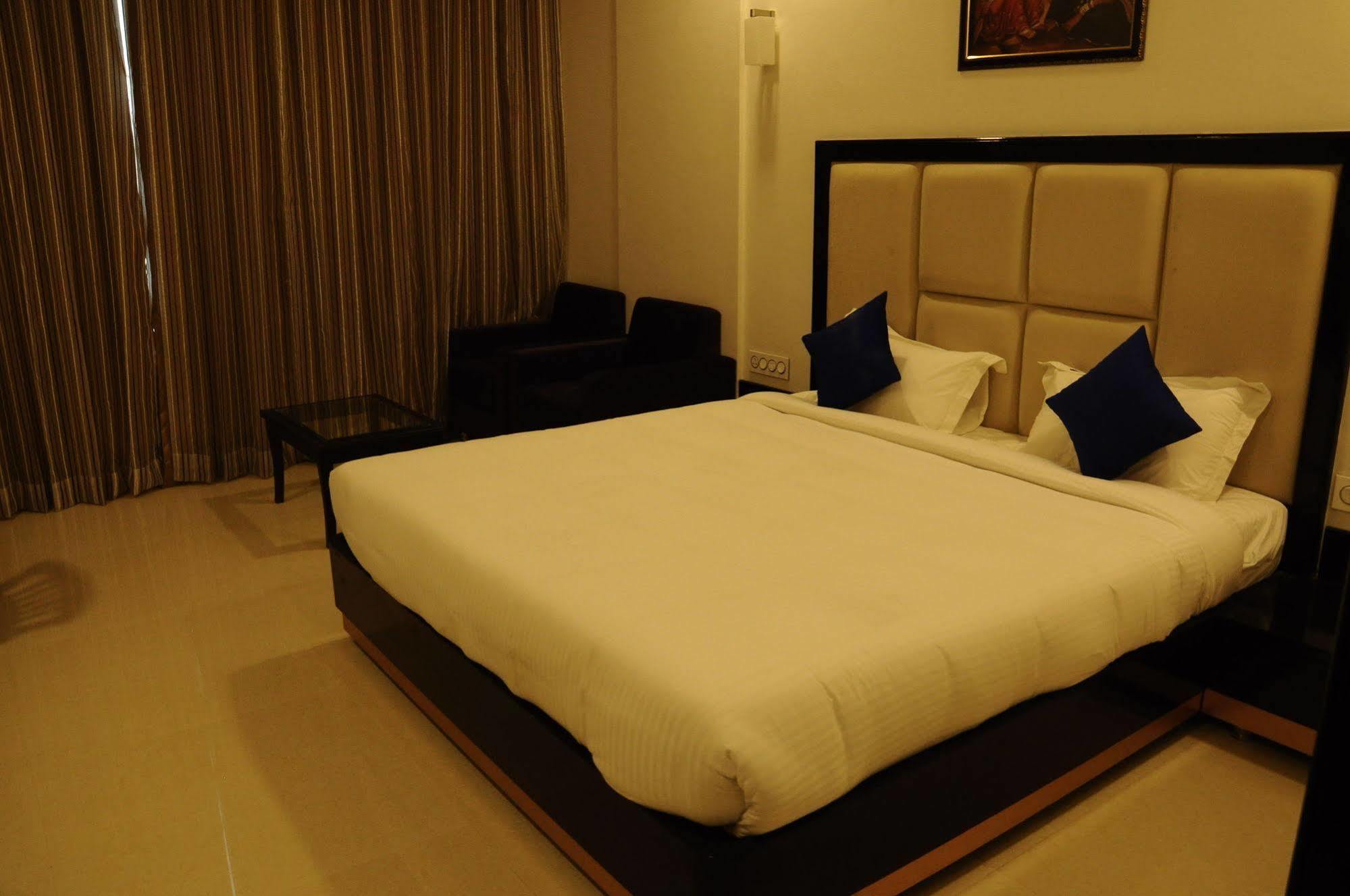 Chandra Imperial Hotel