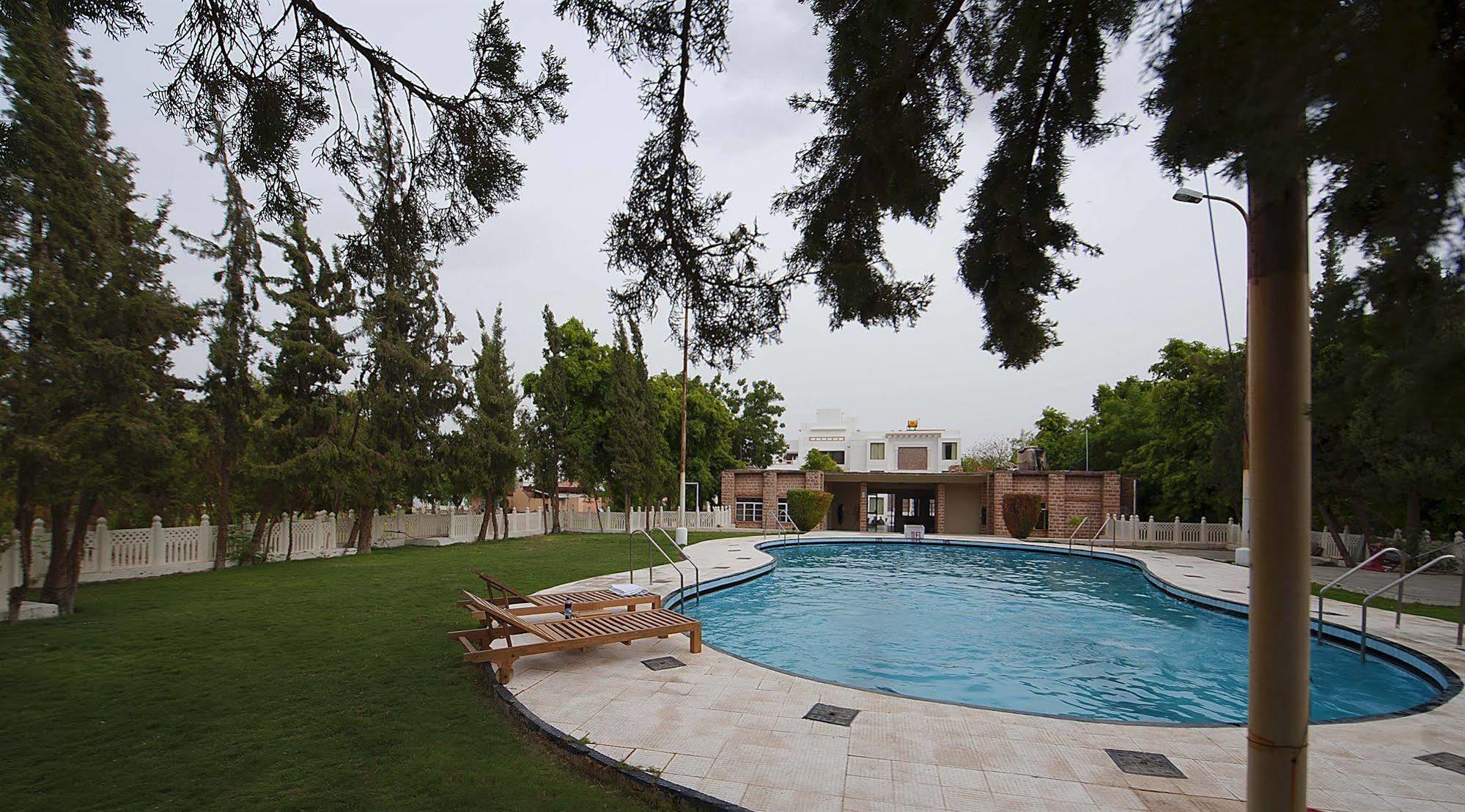 Lariya Resort