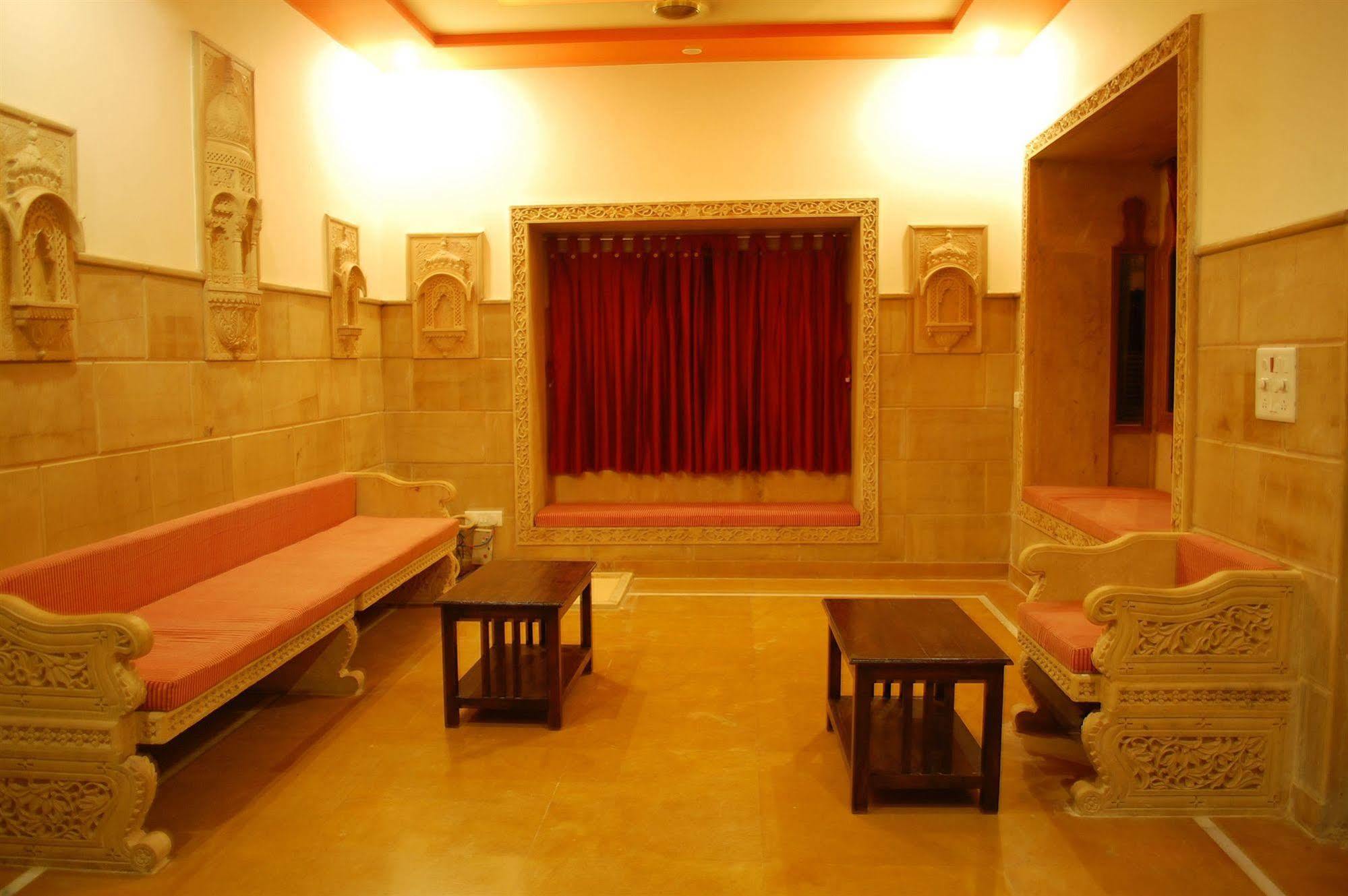 Hotel Ratnawali 2*