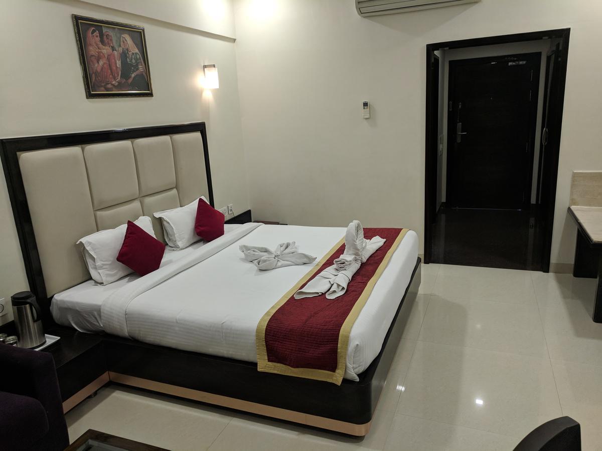 Chandra Imperial Hotel 3*