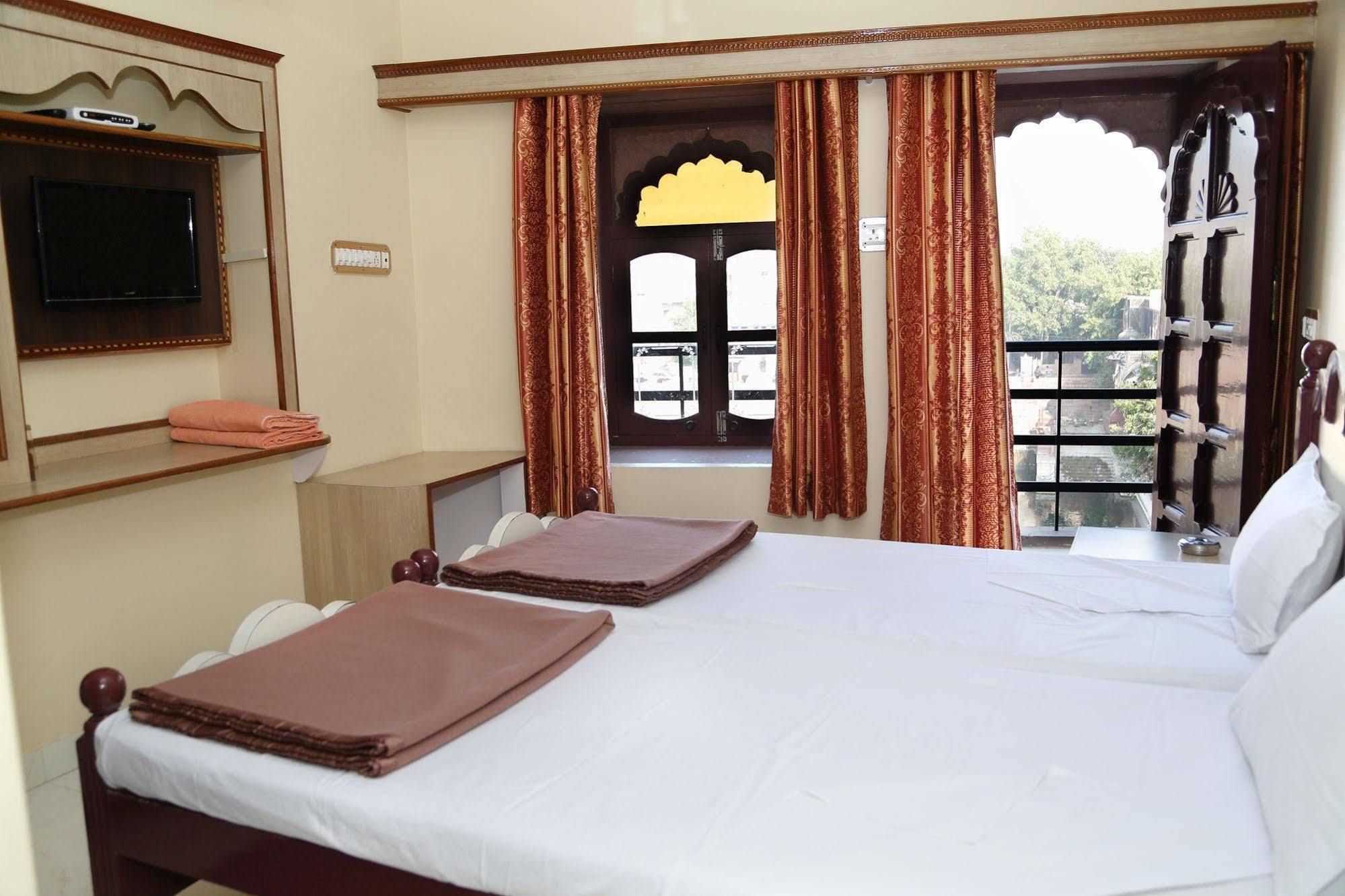 Hotel Jee Ri Haveli 3*