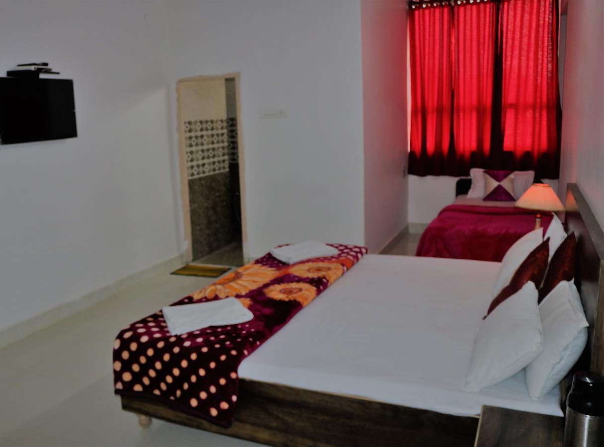 Santosh Hotel
