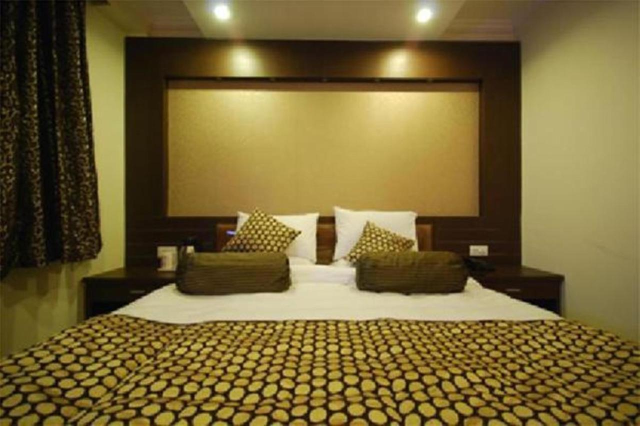 Hotel Suncity International 3*
