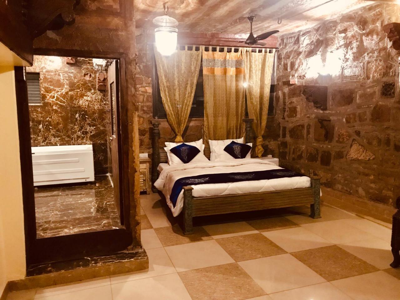 Jhankar Haveli Hotel