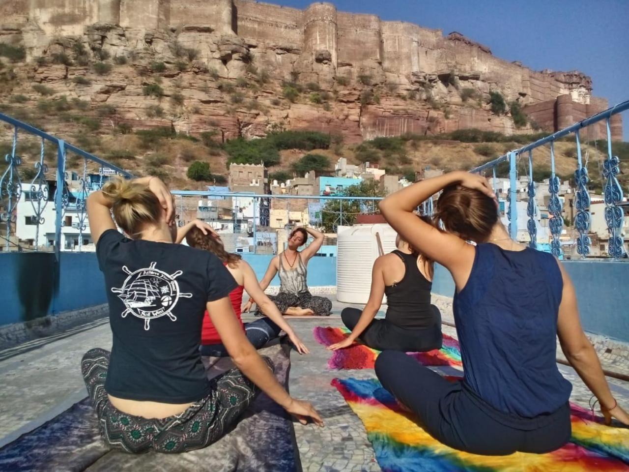 Yogis Guest house 3*