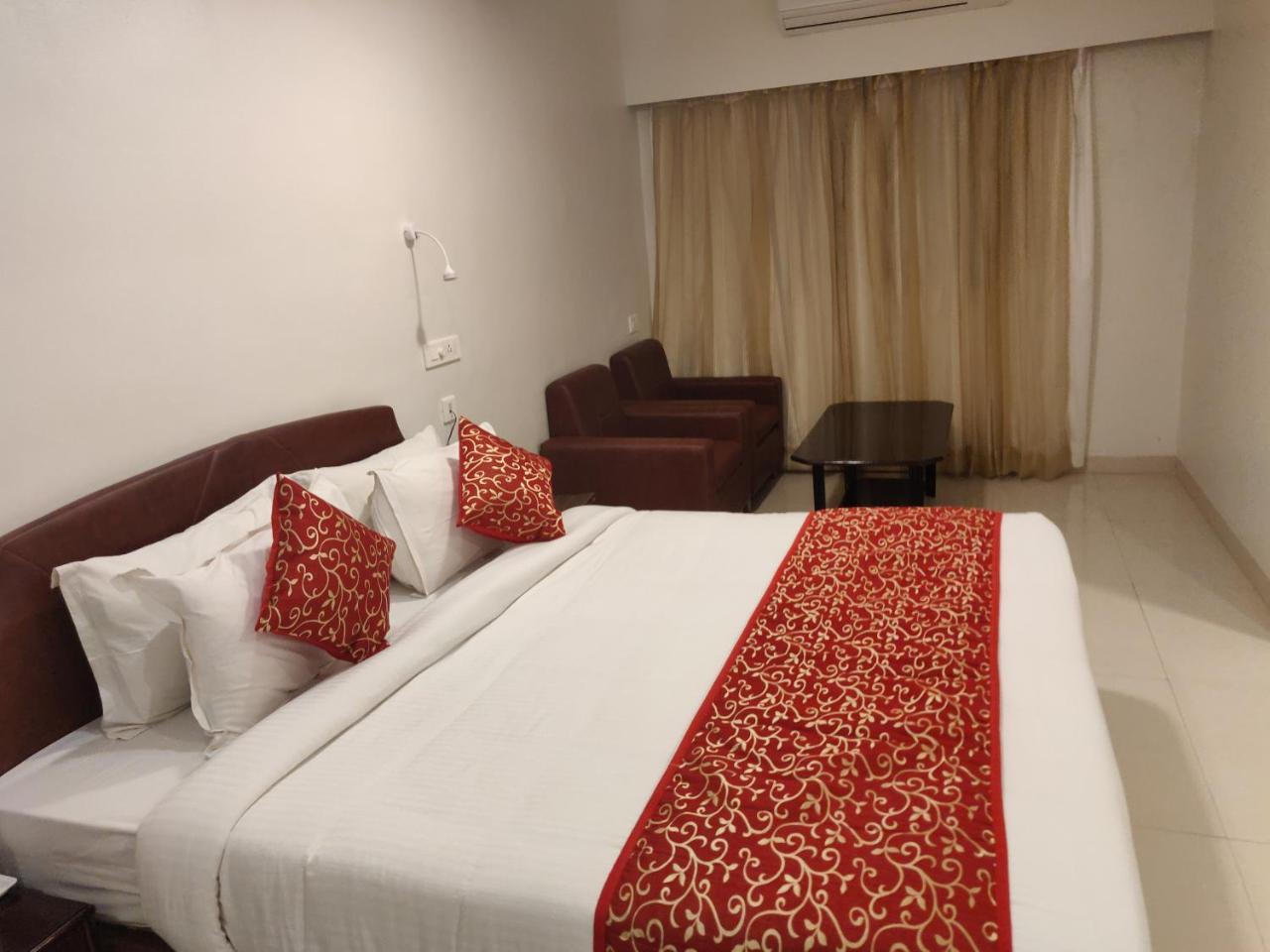 Chandra Hotel