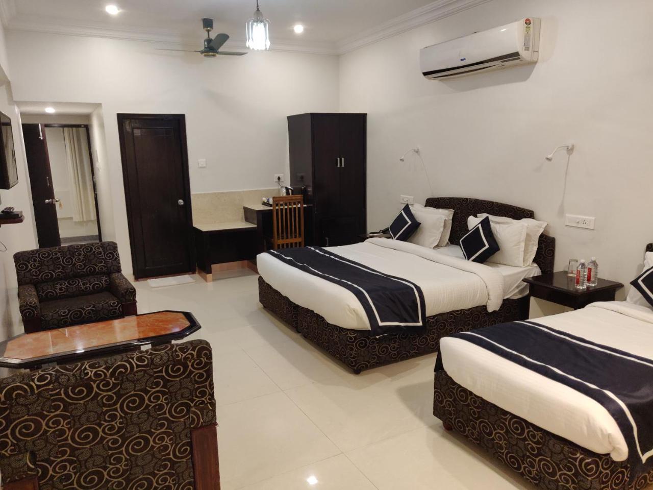 Chandra Hotel 3*
