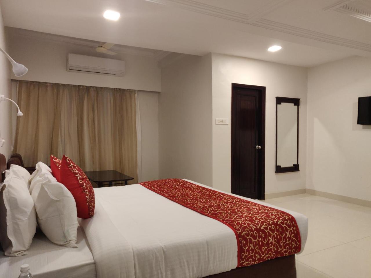 Chandra Hotel
