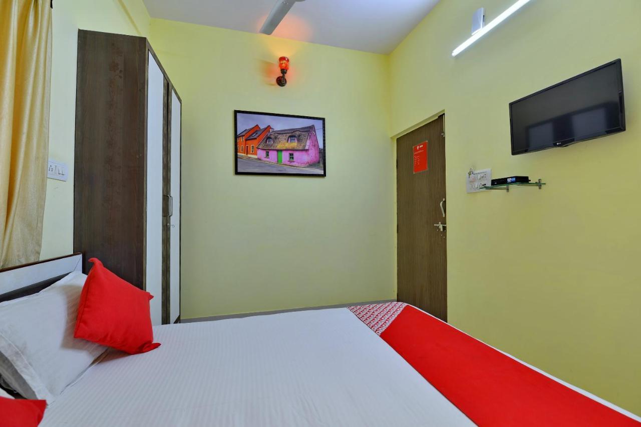 Oyo 10342 Krishna Hotel