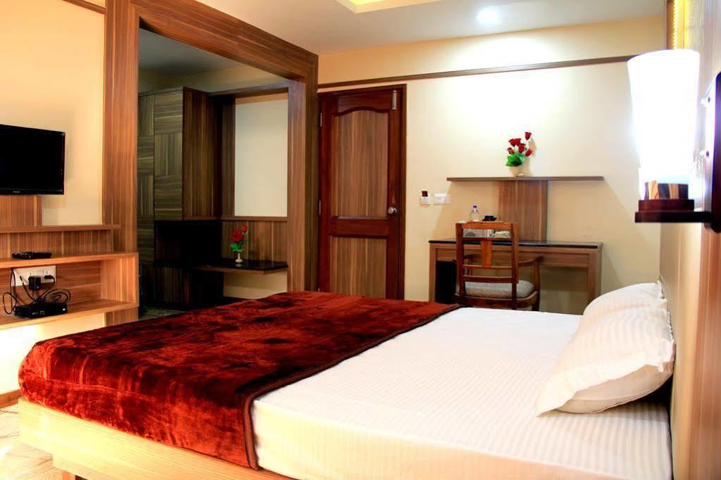 Hotel The J.s. Regency