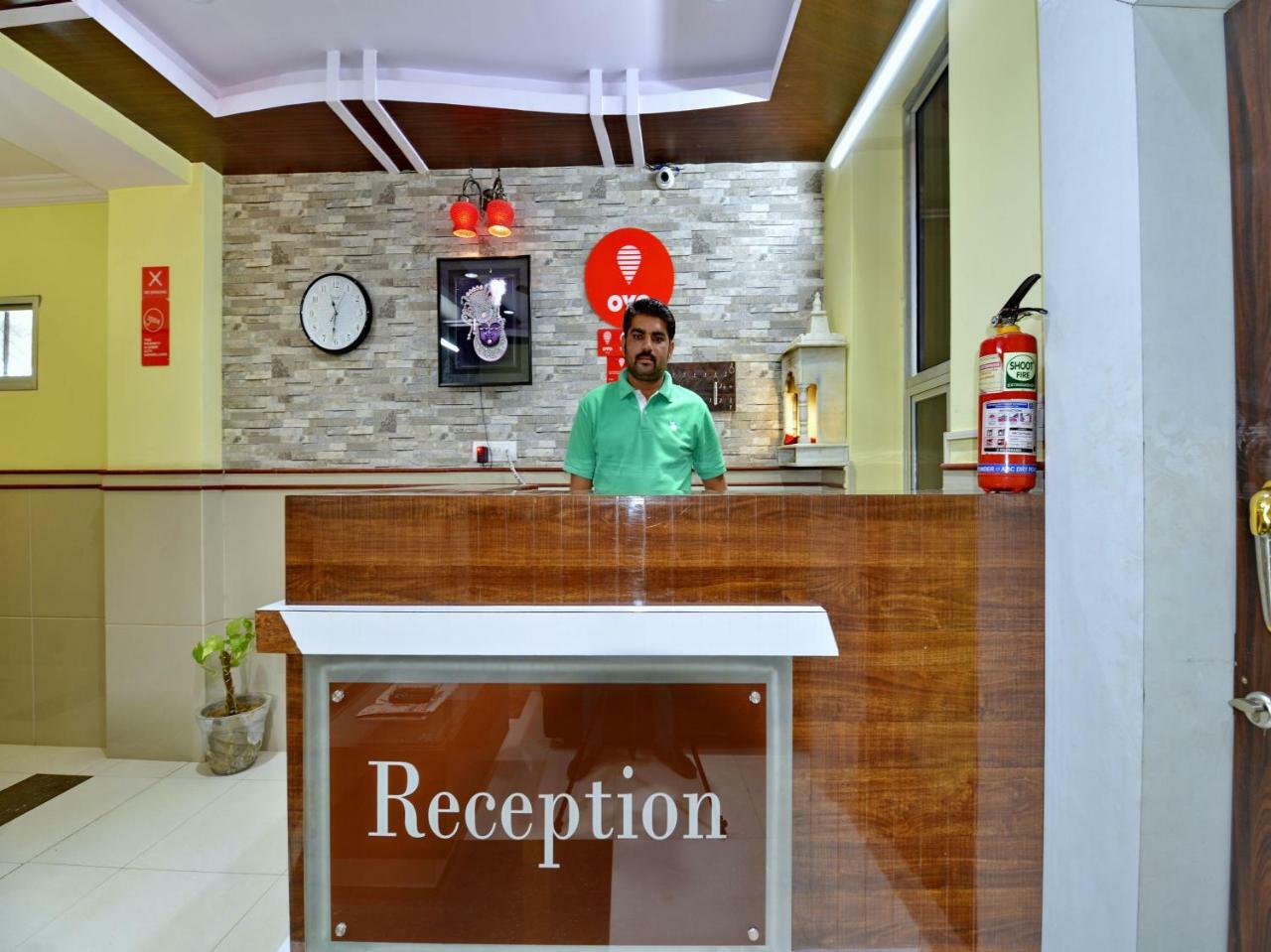 Oyo 10342 Krishna Hotel
