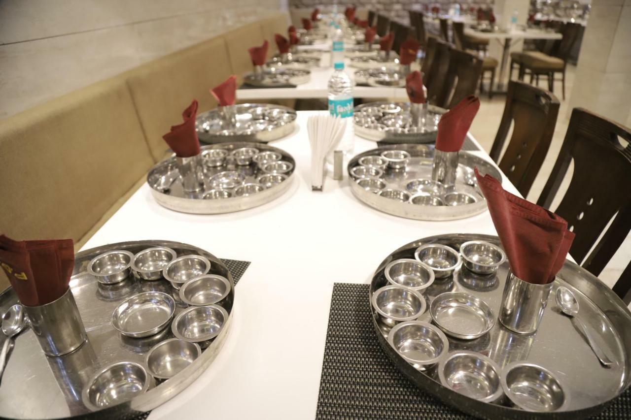 Hotel The Gandhi International