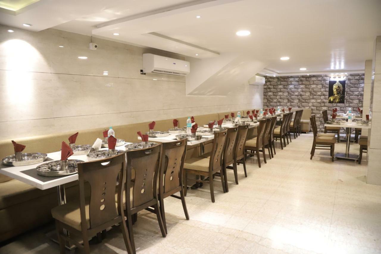 Hotel The Gandhi International