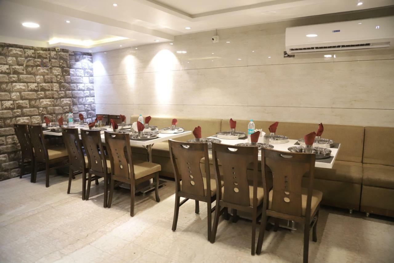 The Gandhi International 3*