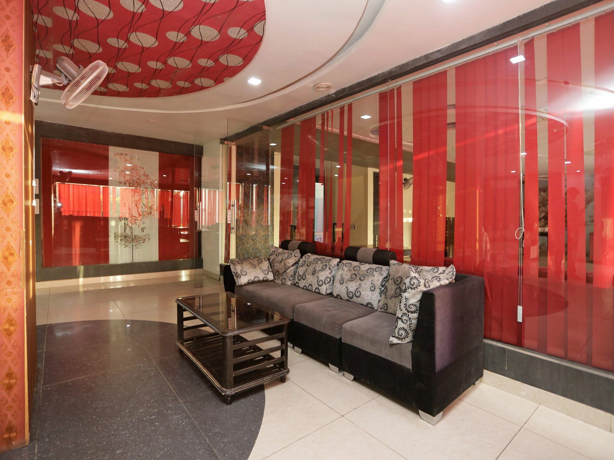 Capital O 11973 Badri Palace Hotel
